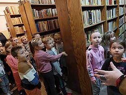 Noc bibliotek