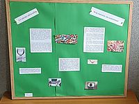 tablica z informacjami dotyczącymi uzależnień